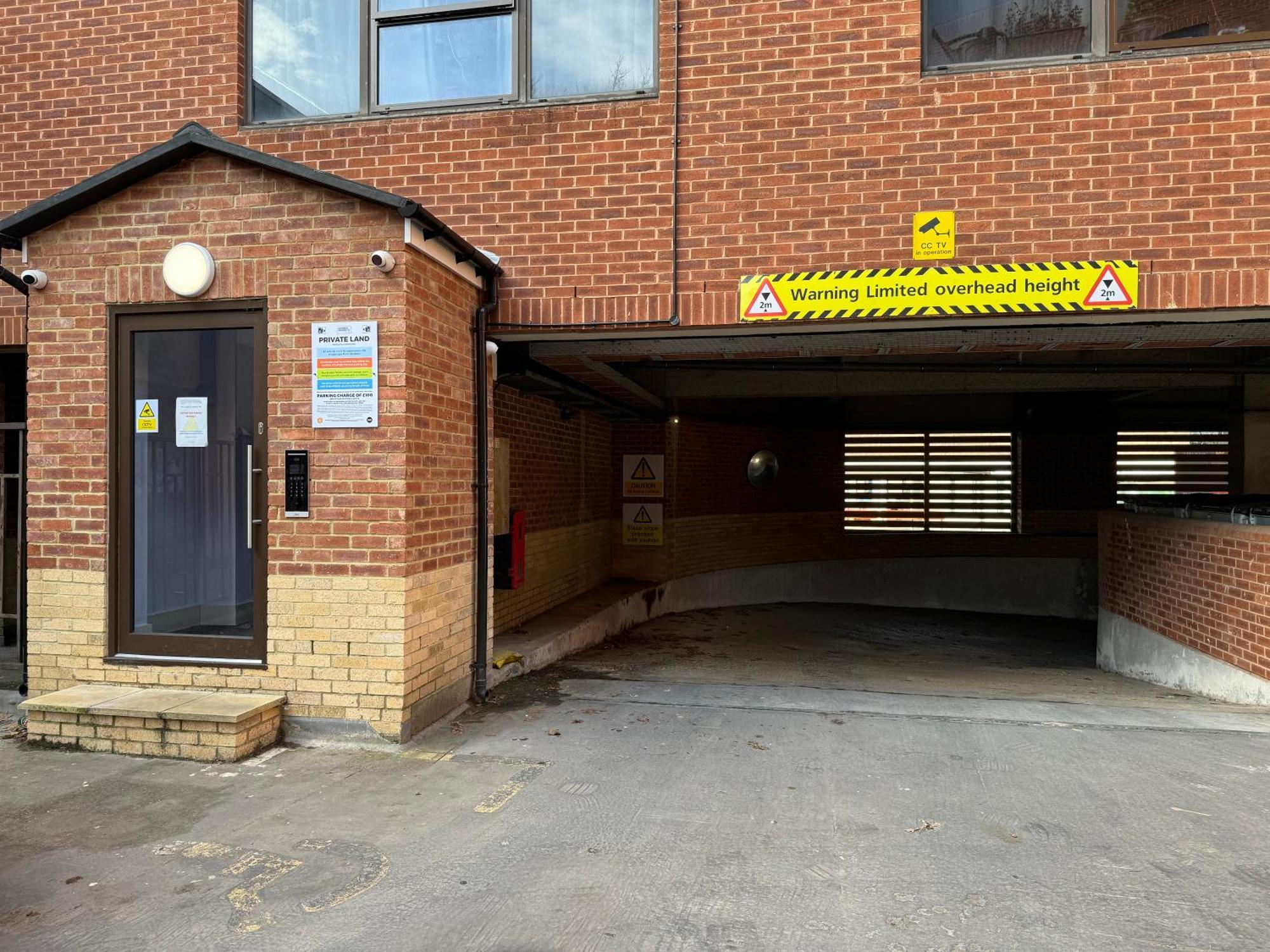 Elegant One Bedroom Apartment Swindon Exterior foto